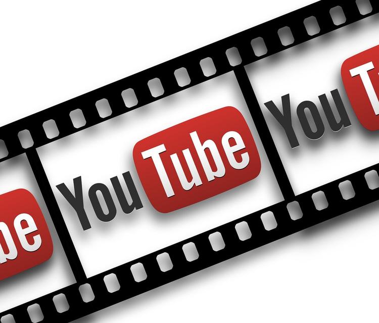 さまざまなマーケティング資料に表示されるカスタムブランディングを備えたクリエイティブなYouTubeコードのデザイン