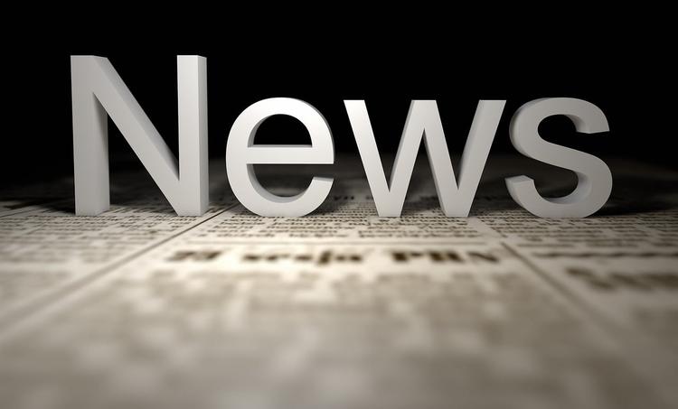 Split screen met blogposts met stockfoto's versus op maat gemaakte AI-gegenereerde afbeeldingen en hun engagement metrics