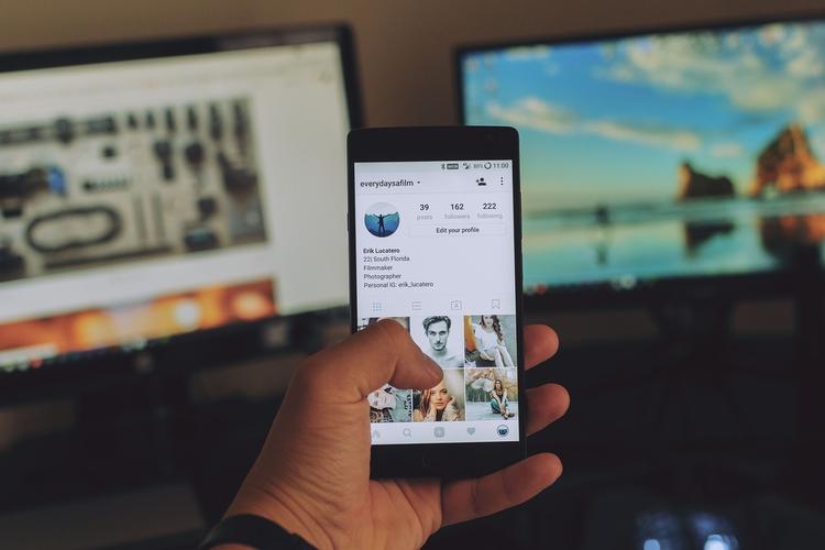 Landscape photo being converted to portrait format for social media