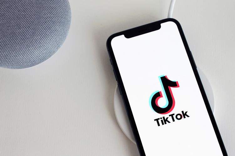 TikTok Serienformate mit wiederkehrenden Zuschauern und beständigem Engagement