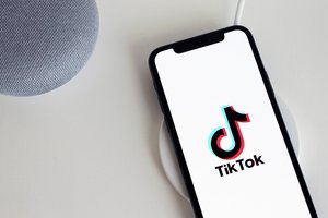 TikTok series formats with recurring viewers and consistent engagement